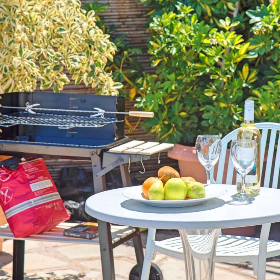 Olive Green Villa | HotelPraxis