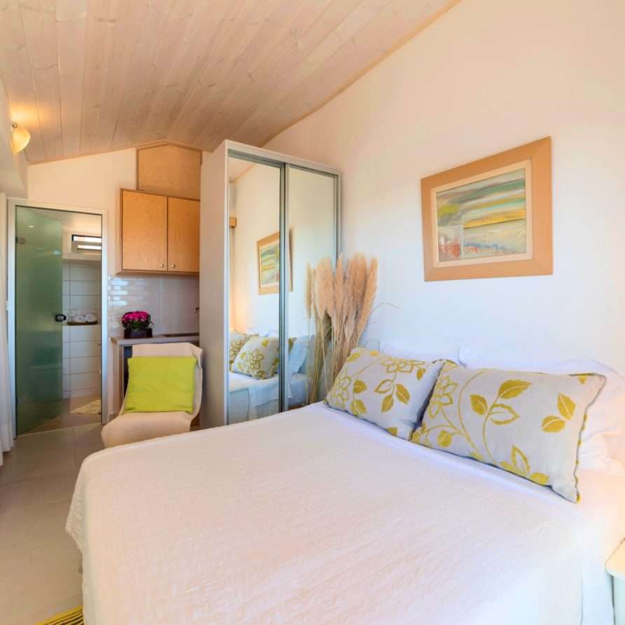 Olive Green Villa | HotelPraxis